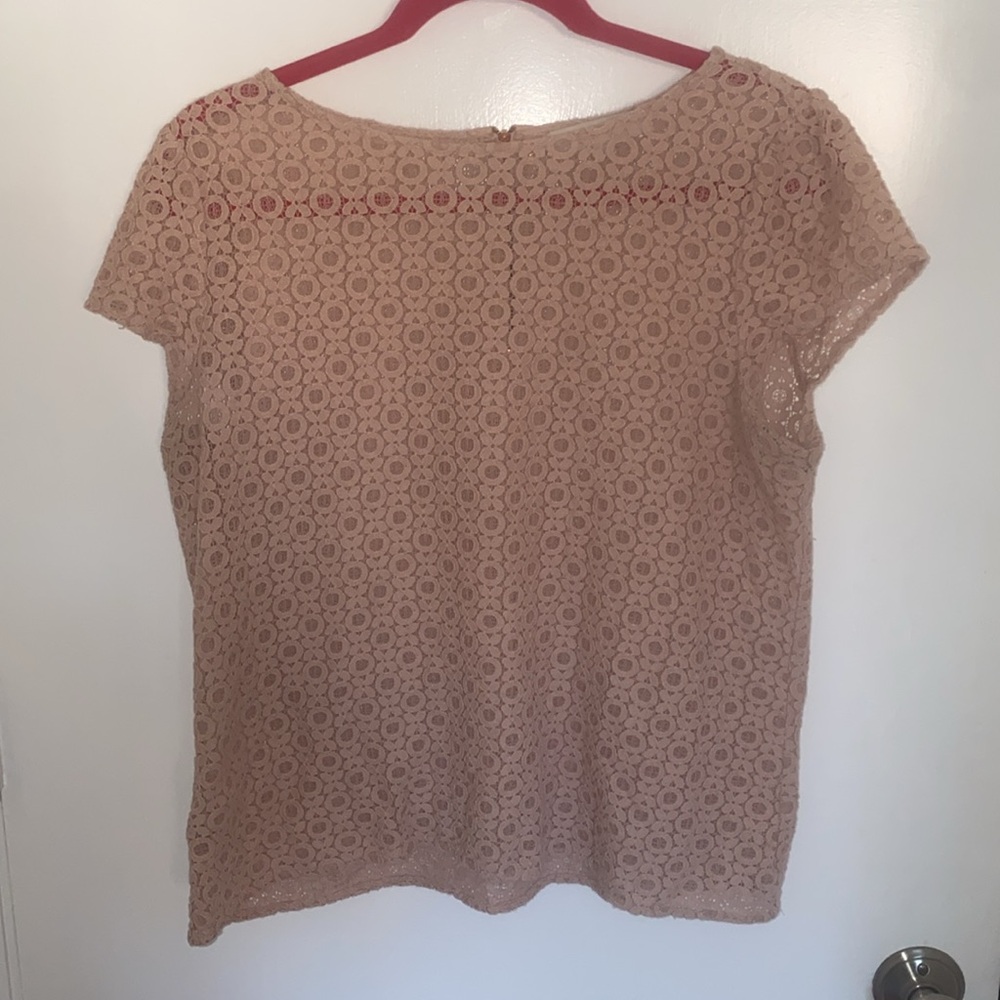 Size Medium blush lace LOFT top